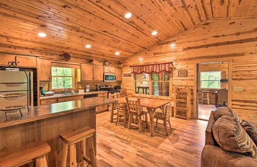 Helen Cabin | ‘The Hillside’ at the Sautee Mountain Retreat