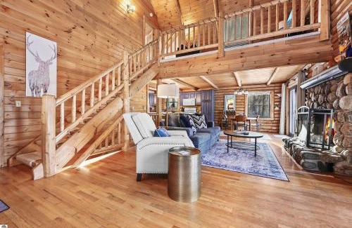Beulah House | The Hillside Hideaway At Crystal Lake - Great Spa!