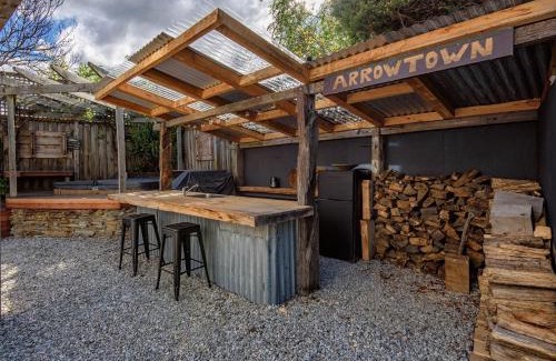 Arrowtown House | The Hillvue with Spa - Arrowtown Holiday Home