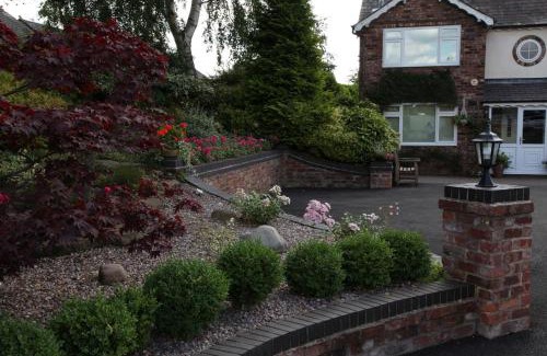Mobberley Bed & Breakfast | The Hinton Guest House
