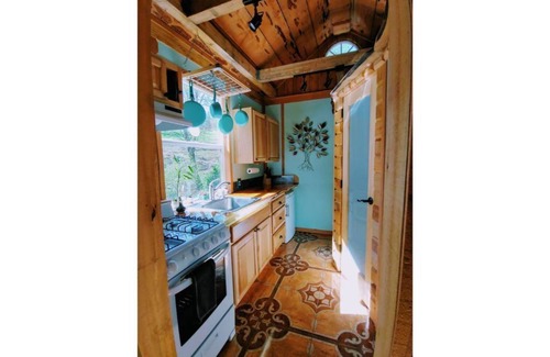 Days Creek House | THE HIPPIE SHACK YURT&Tiny house @ PACHAMAMA FARM