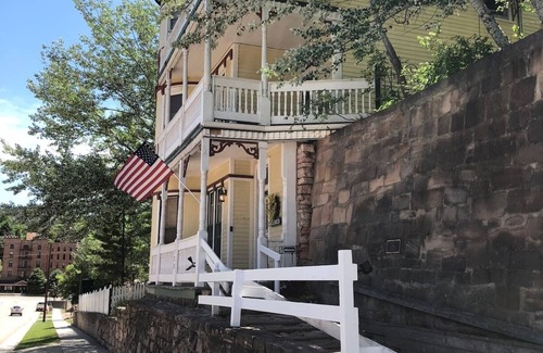 Hot Springs Apartment | The “Historic” Burdette House - EST. 1891n2nd Floor Western Suite