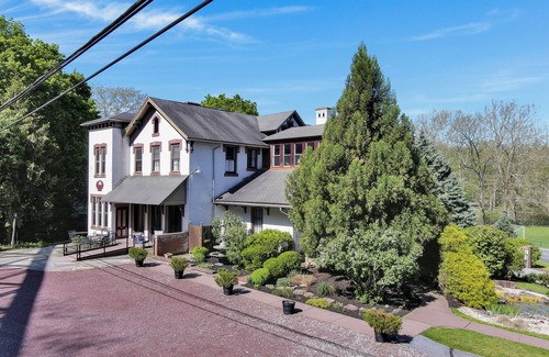 Lebanon - Pine Grove House | The Historic Cornwall Inn