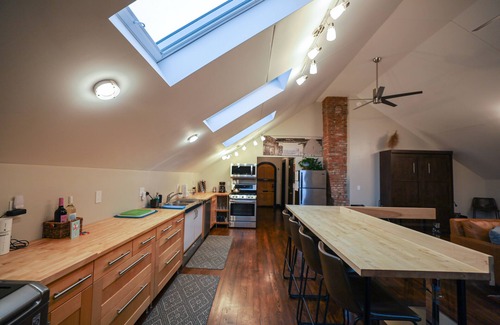 Marquette House | The Historic Harbor Loft! Downtown MQT by the Ore Dock