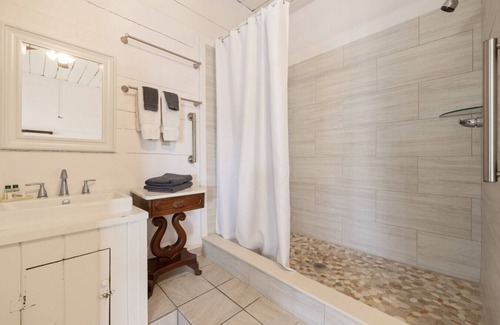 Cedar Key Hotel | The Historic Island Hotel of Cedar Key