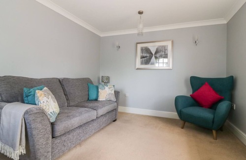 Ely Cottage | THE HOIST, family friendly in Ely