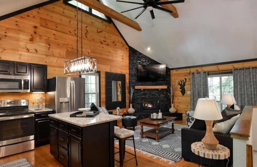 Townsend Cabin | The "Hole" Package Luxury Golf Course Cabinn