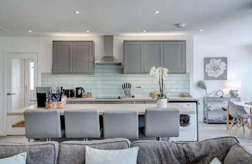 Winterton-on-Sea House | The Hollies by Winterton Cottages