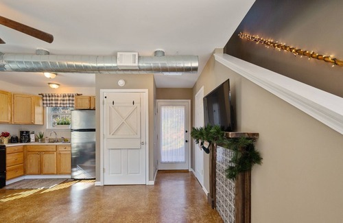 Demorest House | The Holly House In Downtown Demorest by RedAwning