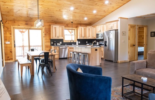 Berkeley Springs Cabin | The Honey Bear House