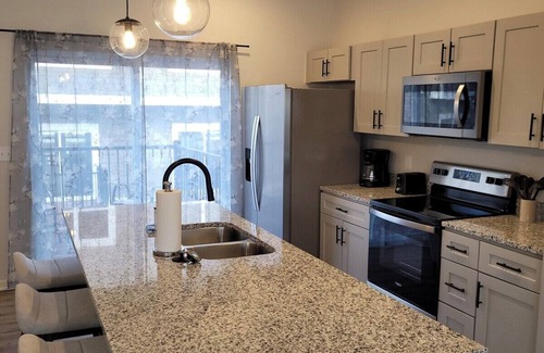 Elkhorn House | The HoneyBee at Coventry Rows