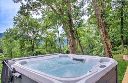 Weaverville House | The Honeybee Hideaway