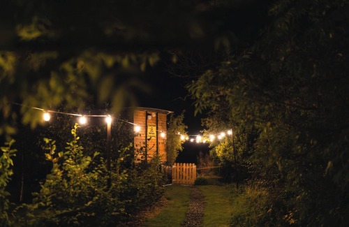 County Meath Cabin | The Horrrsebox Tinyhouse🐎nQuirky romantic Tiny House with Hottub In Ireland.