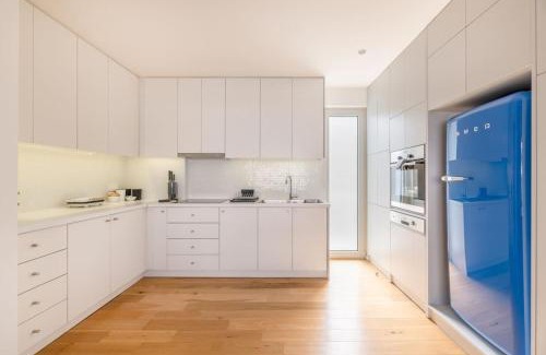 Pangrati Apartment | The HostMaster Metropolitan Penthouse
