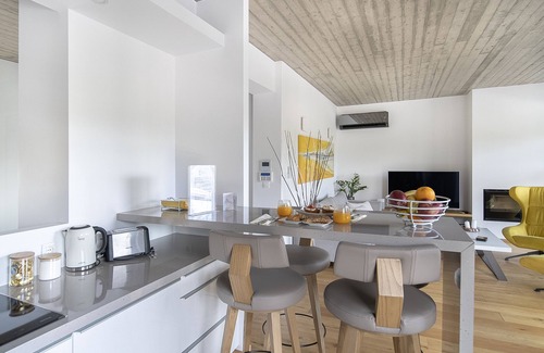 Gazi Apartment | The HostMaster Persephone Yellow Opulence (2nd floor)