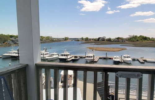 Gloucester Hotel | The Hotel at Cape Ann Marina