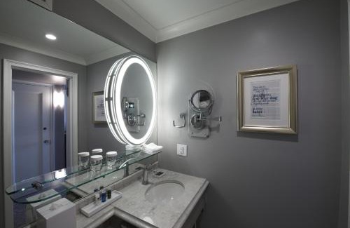 Regina Hotel | The Hotel Saskatchewan, Autograph Collection