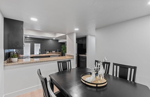 Cottonwood Heights House | The House Between 2 Canyons