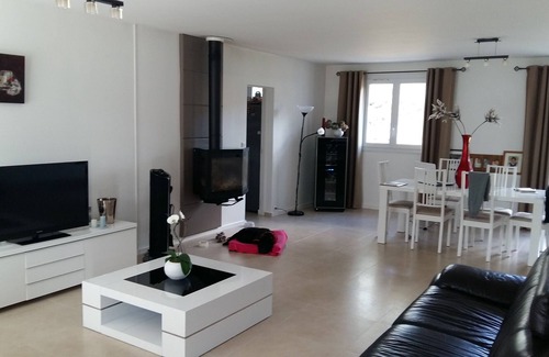 Mennecy House | The house benefits from a large garden, swimming pool it is located 35 KM from PARIS