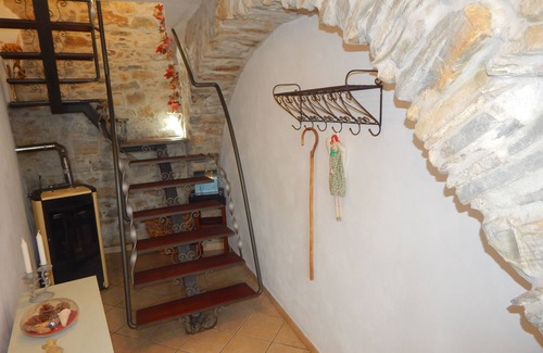 Diano Arentino Apartment | The house in the alleyway