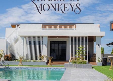 Gapan City Villa | The House of Monkeys