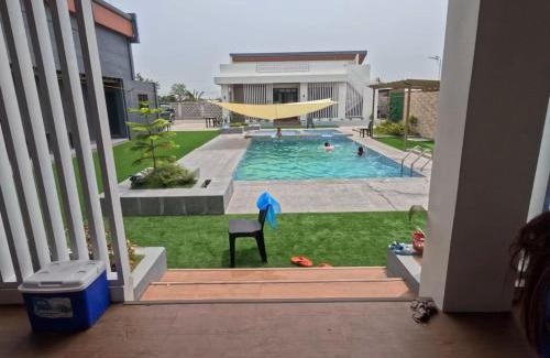 Gapan City Villa | The House of Monkeys