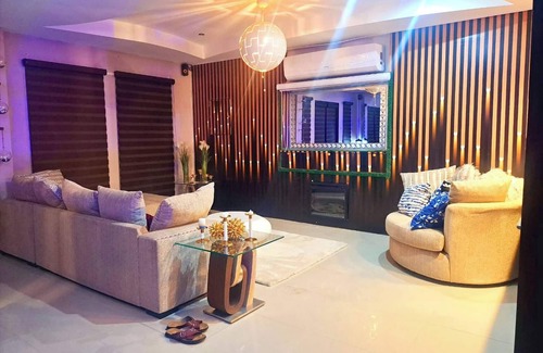 Claxton Bay House | The House of Praise 3Bd