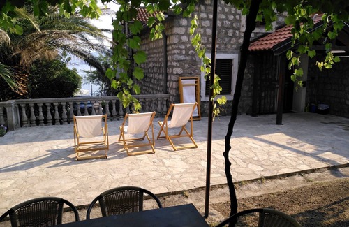 Orahovac House | The house with a large garden, only 30 m from the beach