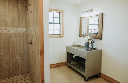 Lubbock Cottage | The Huckleberry Finn - Standard One Room Silo