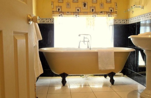 Cameley Hotel | The Hunters Rest Inn