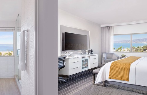 Wilshire Montana Hotel | The Huntley Hotel