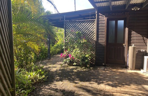 Coorabell Apartment | The Hut Byron Bay HInterland