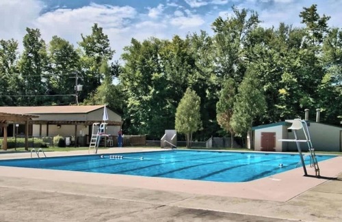 Pocono Summit Apartment | The Hut House 3BR, 3BA, Game Room Massage Chair!