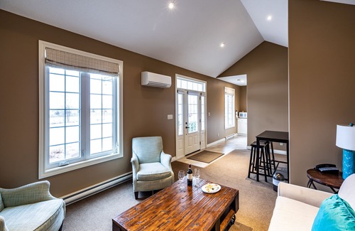 Kemble Bed & Breakfast | The Inn at Cobble Beach