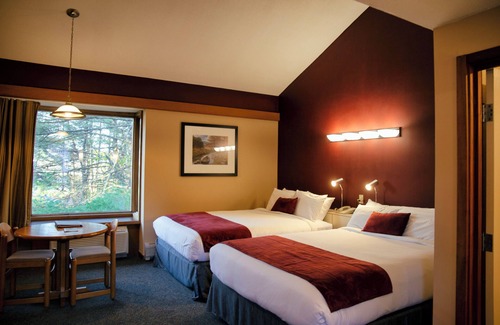 Bernardston Hotel | The Inn At Crumpin Fox