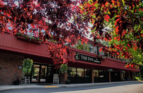 Bernardston Hotel | The Inn At Crumpin Fox