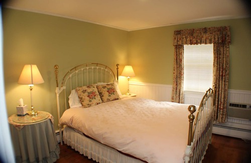 Wilmington Cabin | The Inn at Quail Run - Wilmington, Vermont-Family Reunion 11 BRs 10Ba