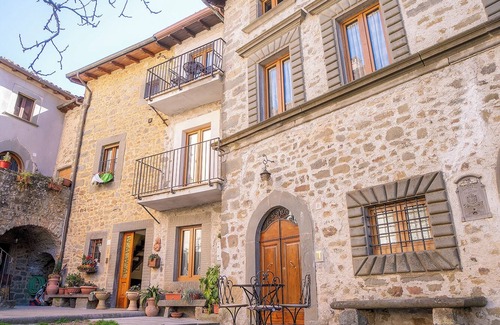 Pieve Fosciana Apartment | The Abode of the Abraham-The Band