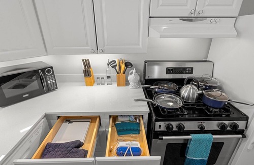 Jefferson Manor Bed & Breakfast | The Jefferson | Emerald | City View