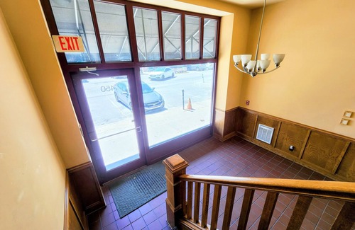 Mile Square Condo | The Juke: Spacious condo in the heart of the eclectic Mass Ave!