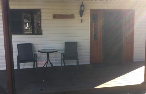 Talbingo Cottage | "The Kabahna". Free Wi Fi, Wood fire, wood supplied. A/C all rooms, D/W.