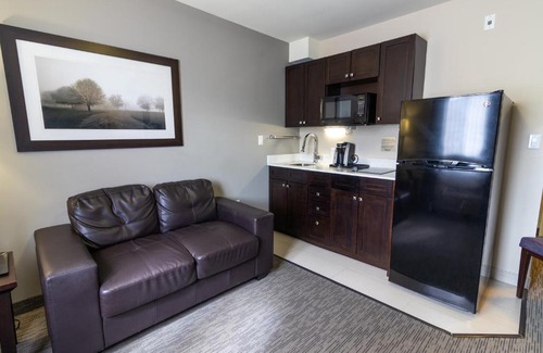Blairmore Hotel | The Kanata by BCMInns Blairmore