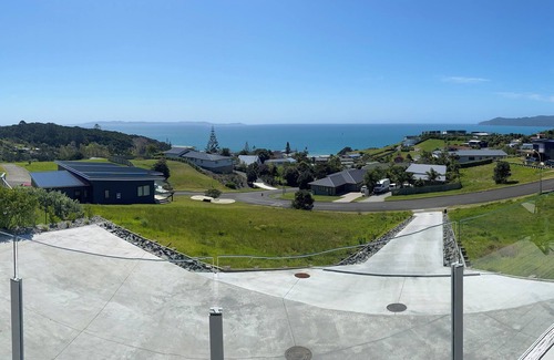 Cable Bay House | The King's Keep