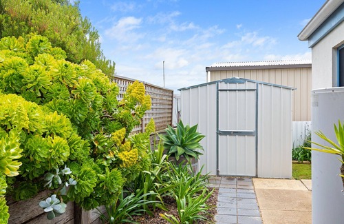 Waterhouse House | The Kingfisher - Family friendly, centrally located near Robes main street.