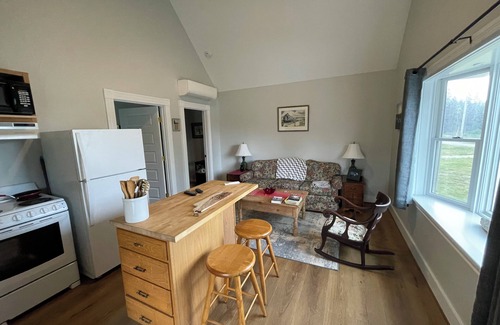 Vinalhaven House | The Kittredge Cottage at East Boston Quarry