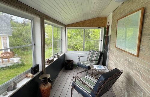 Vinalhaven House | The Kittredge Cottage at East Boston Quarry