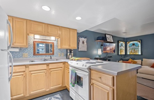 White Bear Lake Apartment | The Lake Hideaway, 2 bdrm in heart of downtown WBL