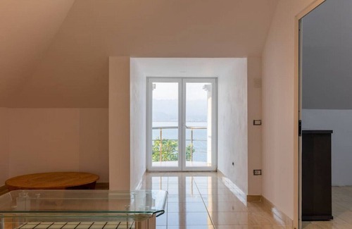 Shkoder House | The Lake House 2 by PikHost