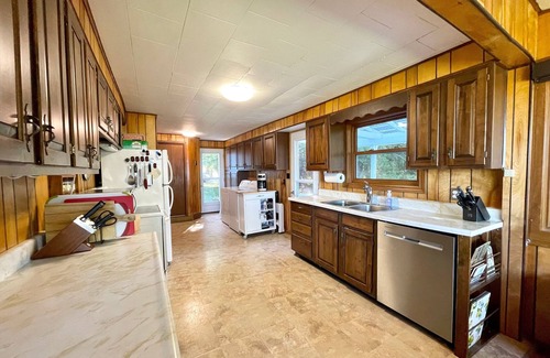 Port Elgin Cottage | "The Lake House" With Spectacular Views! Steps to Beach!