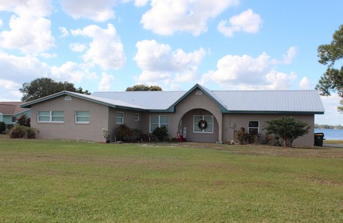 Sebring Shores House | The Lake is calling! The perfect place for your next getaway or adventure!